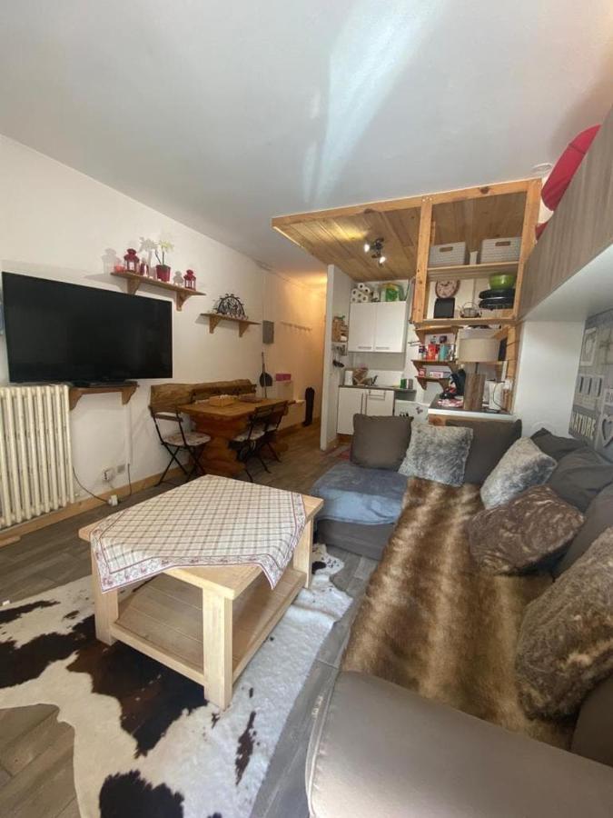 Residence Le Schuss Studio Montagne En Bas Des Pistes Вар Екстериор снимка